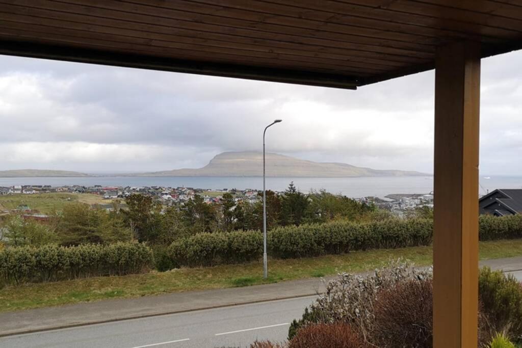 Large Apartment With Fabulous View Of Tórshavn Kültér fotó