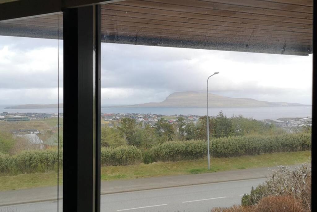 Large Apartment With Fabulous View Of Tórshavn Kültér fotó
