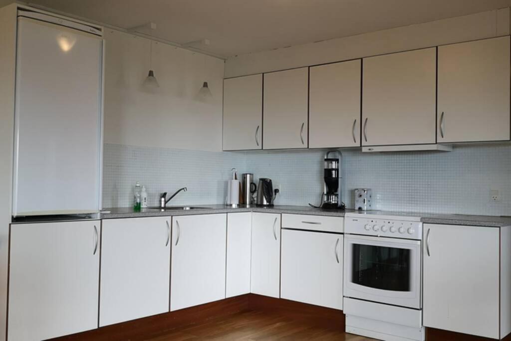 Large Apartment With Fabulous View Of Tórshavn Kültér fotó