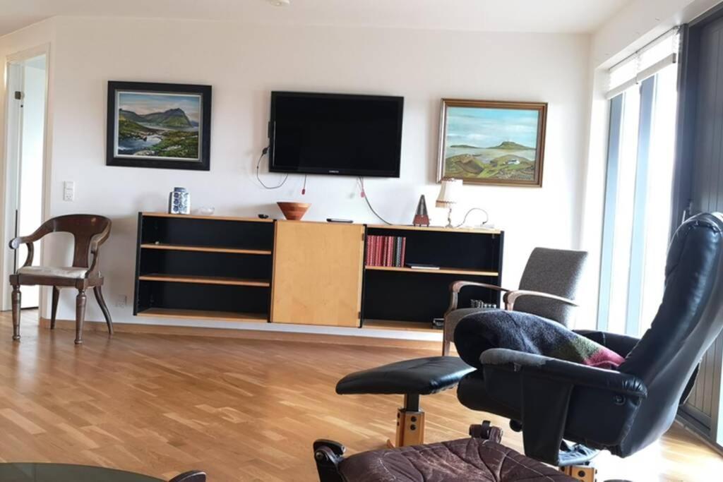 Large Apartment With Fabulous View Of Tórshavn Kültér fotó