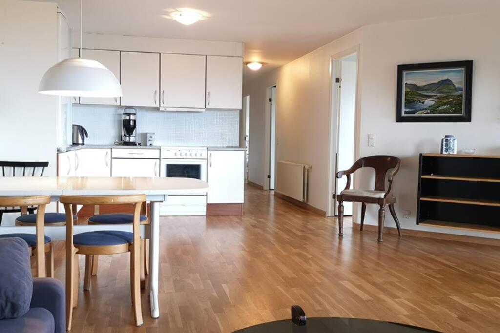 Large Apartment With Fabulous View Of Tórshavn Kültér fotó